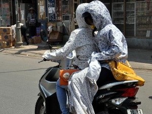 Scorching weather has returned across the country (Photo: VNA) Scorching weather has returned across the country (Photo: VNA)